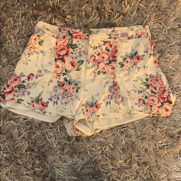 Shorts - Picture 1 of 3